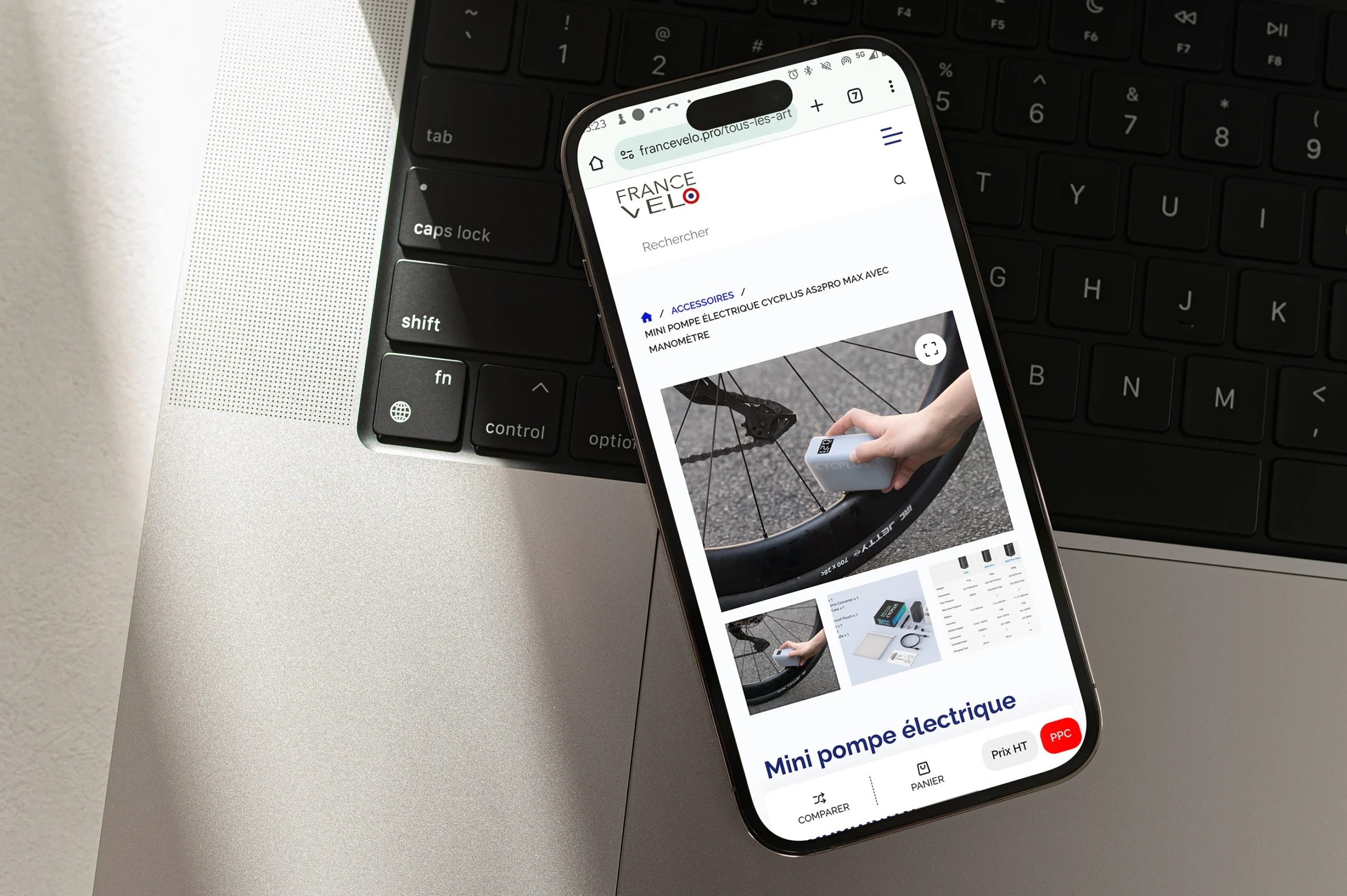Aperçu mobile du site francevelo.pro présentant une fiche produit sur smartphone